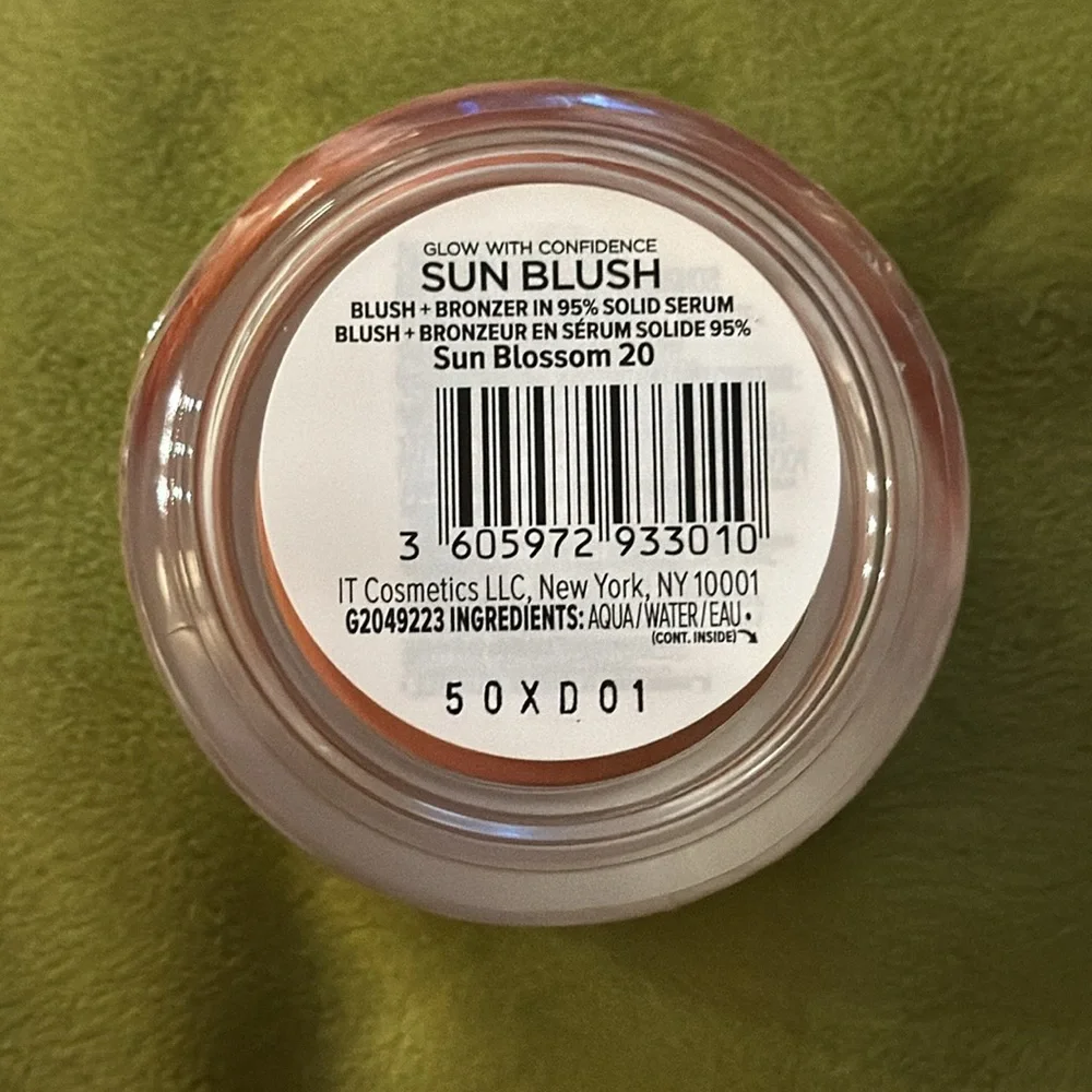 New IT Cosmetics Glow with Confidence Sun Cream Blush‎ with Hyaluronic Acid